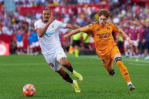 记者：皇马计划让穆尼奥斯和帕斯回归，回购两人将花费1700万欧